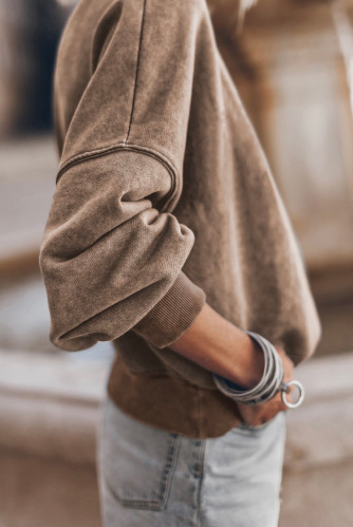 Crew neck brown pullover