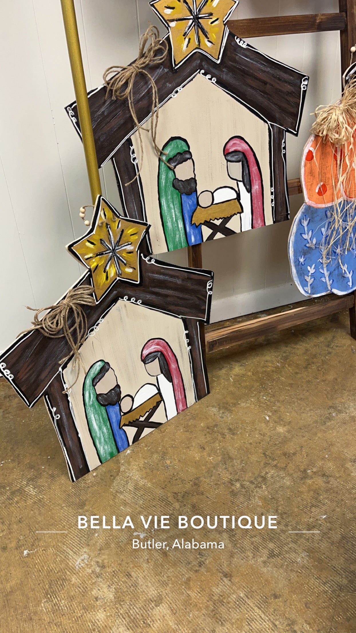 Manger door hanger