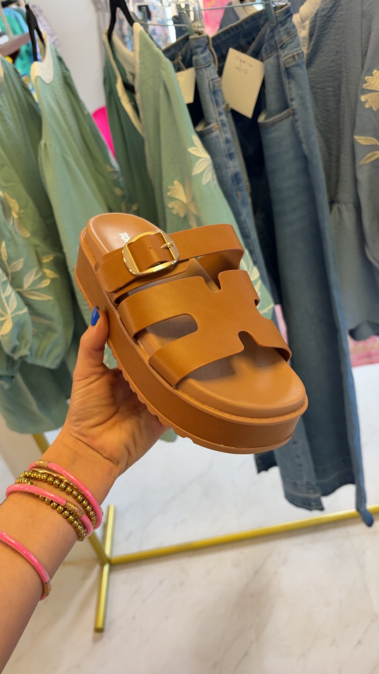 Brown platforms