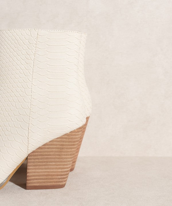 OASIS SOCIETY Sonia Western Ankle Boots