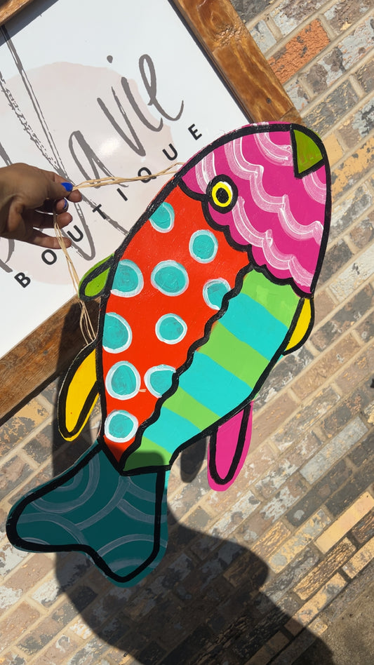 Fish door hanger