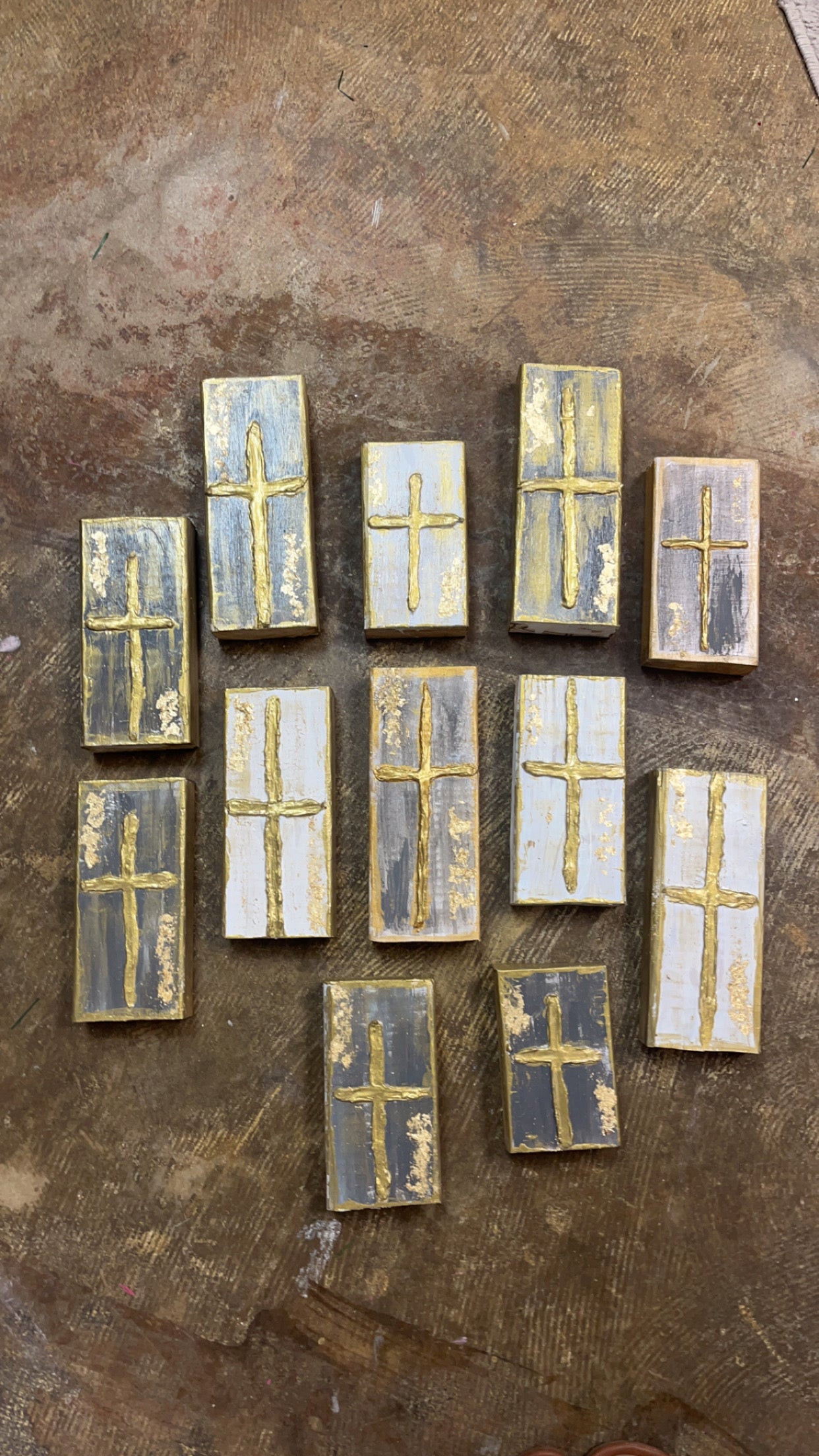 Textured cross