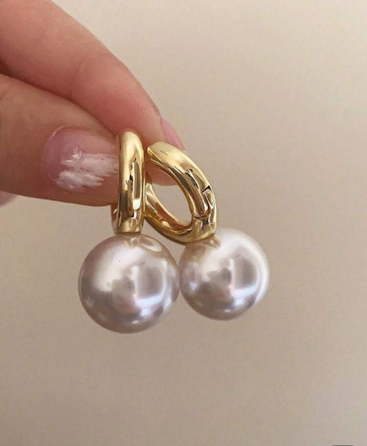Bella Pearl Hoops
