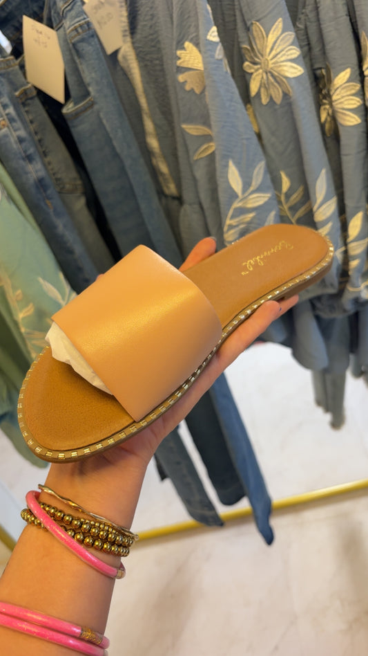 Nude flats